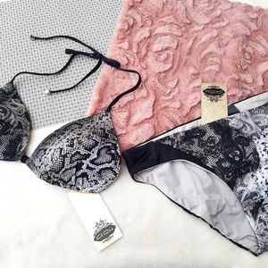 A Che Triangle Halter Tie Back and Bottom Snakeskin Bikini Swimsuit NEW